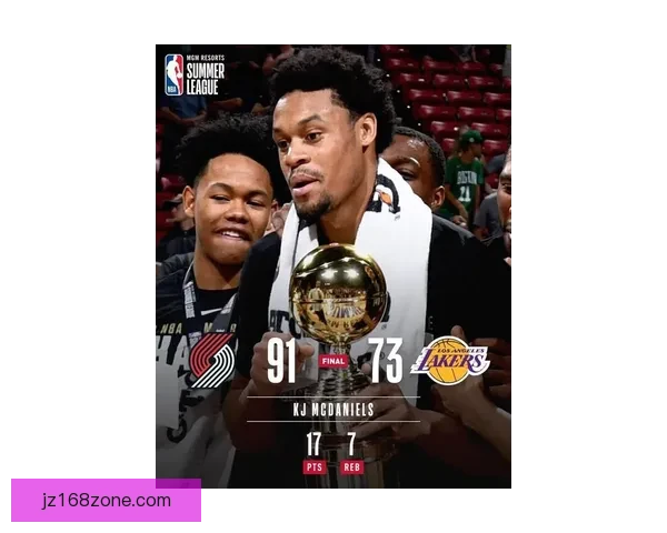 卡鲁索抢水壶失败哈特机智躲闪反而泼水前队友全程笑翻